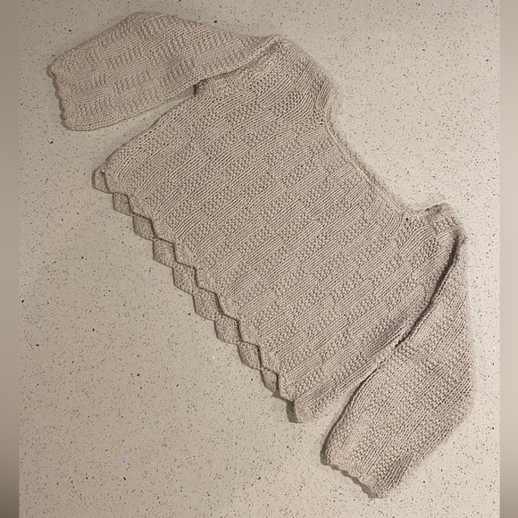Elegant knitted Cream Sweater - Picture 1 of 4